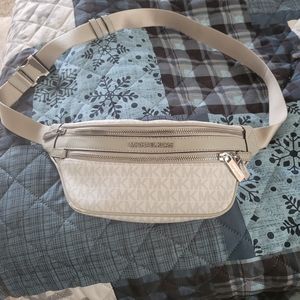 Michael kors kenly small waist pack